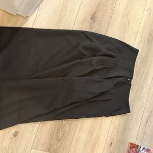 Black High-Waist Pleated Skirt